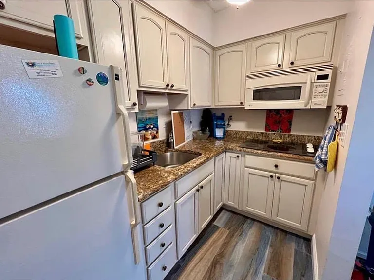 167 N Collier Blvd #L10 — Photo 4