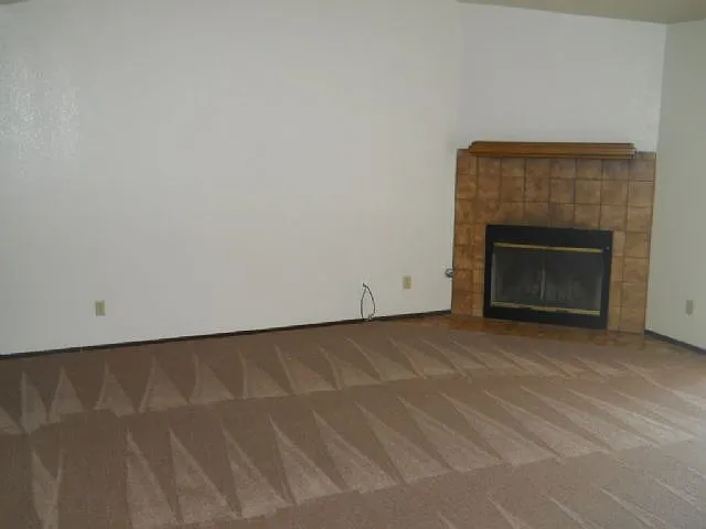 2 bed, 1100 sqft, $2,095 — Photo 2