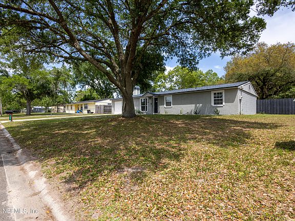 3rd image of 1305 YELLOWSTONE Drive