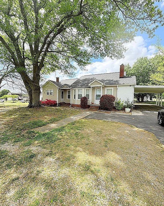 Front view of home