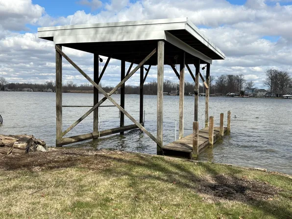 9443 Maple Ln, Belle Center, OH 43310