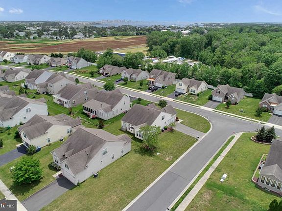 5th image of 37543 Oliver Dr