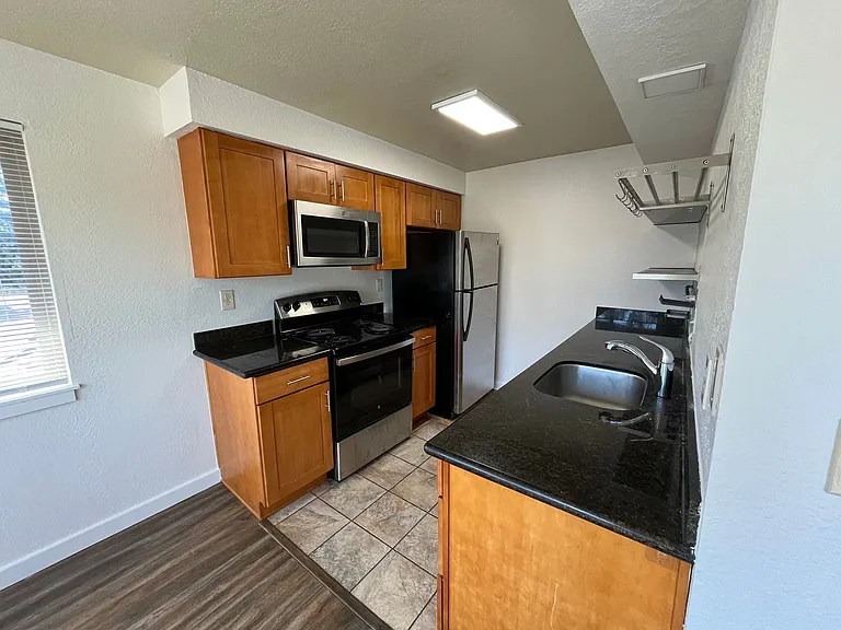 Park Place Apartments — Photo 4
