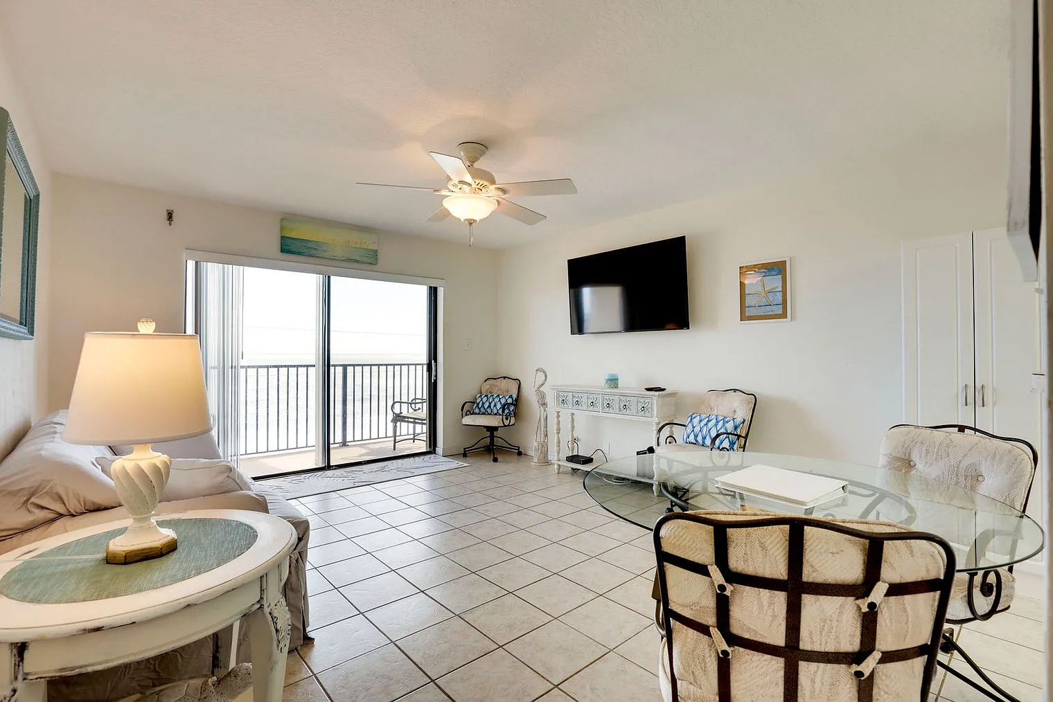 2 bed, 2.0 bath, 914 sqft, $2,483 — Photo 1