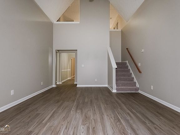 4th image of 1835 New Orleans Way