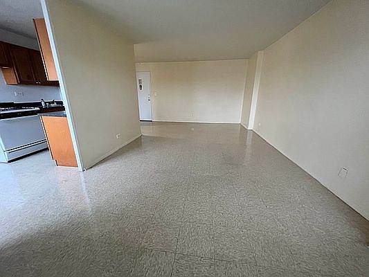 3rd image of 923 Thieriot Ave #6B