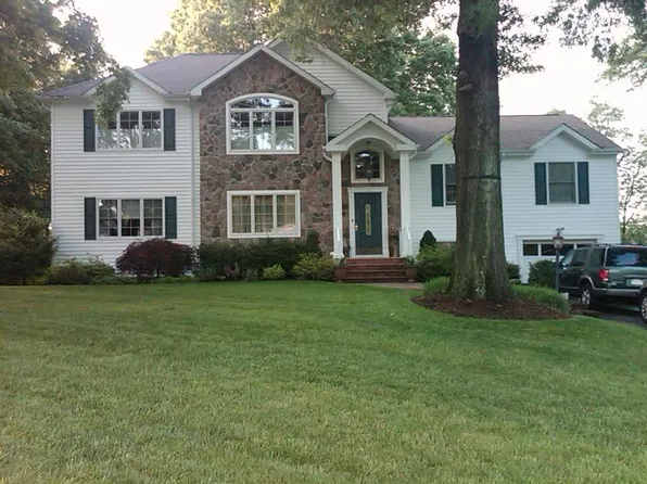 1 Holley St, Morris Plains, NJ 07950