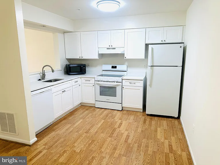 13906 Highstream Pl — Photo 2