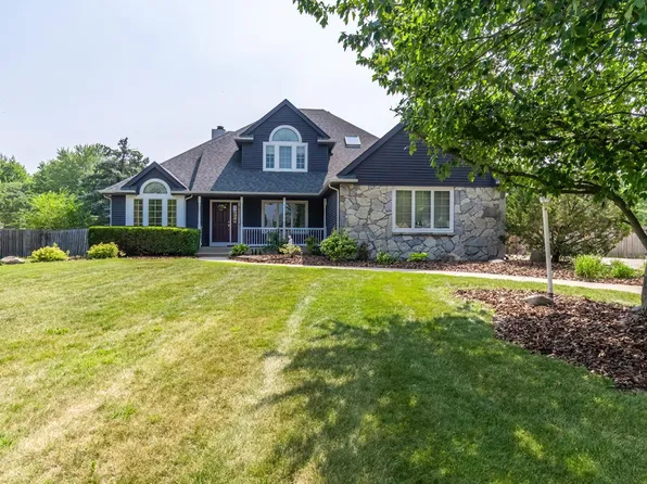 9221 Valley Forge Pl, Fort Wayne, IN 46835