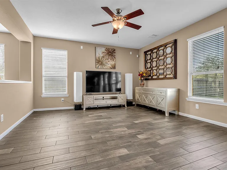 1615 Bel Riposo Ln — Photo 6