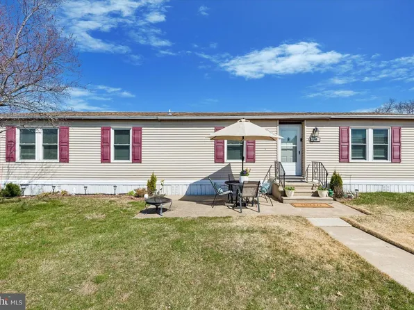 74 Longwood Pl, North Wales, PA 19454