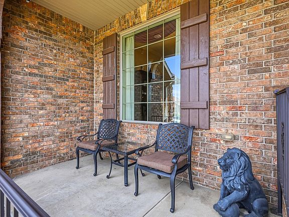 4th image of 1272 Hayden Court E