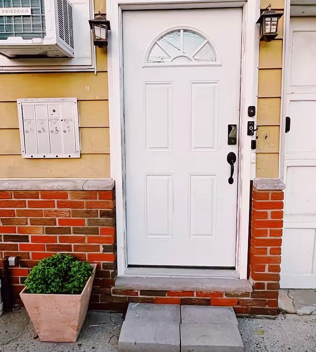 1st image of 102 Chapel St #2