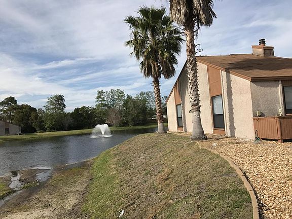 4th image of 9811 Fawn Brook Dr