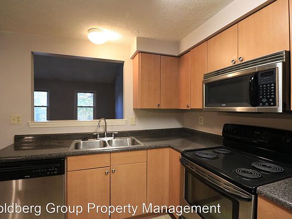 3rd image of 13115B Shadyside Ln