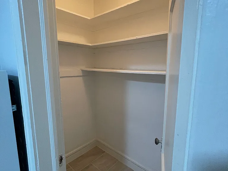 16-20 Walter Pl #2B — Photo 2