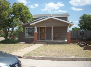 222 E 10th St, Mc Camey, TX 79752