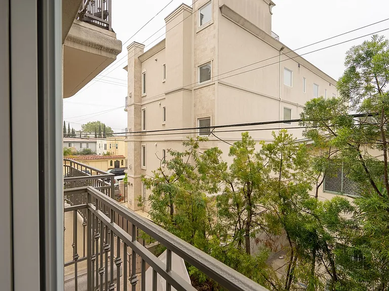 8610 Chalmers Dr — Photo 24