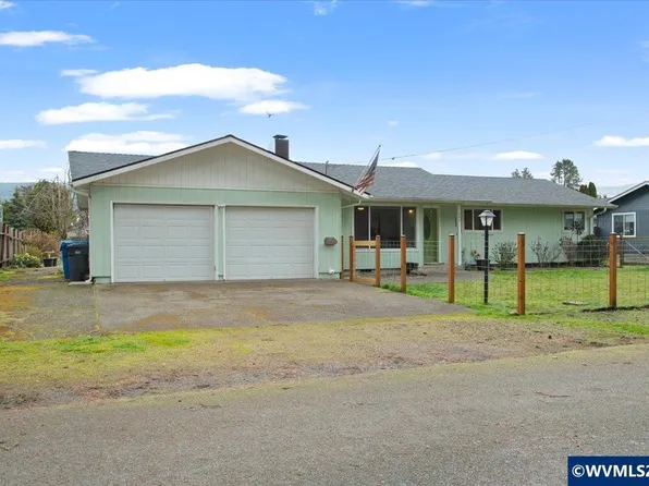 247 Cedar St, Lyons, OR 97358