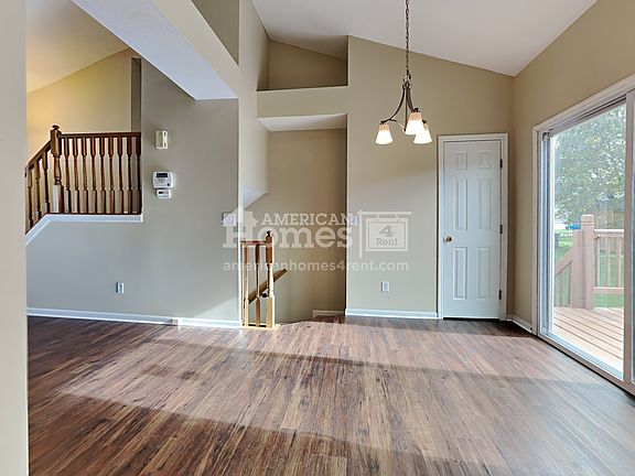 5th image of 3674 Shorewood Dr