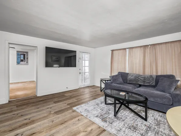 1235 Sunrise Ave, Modesto, CA 95350