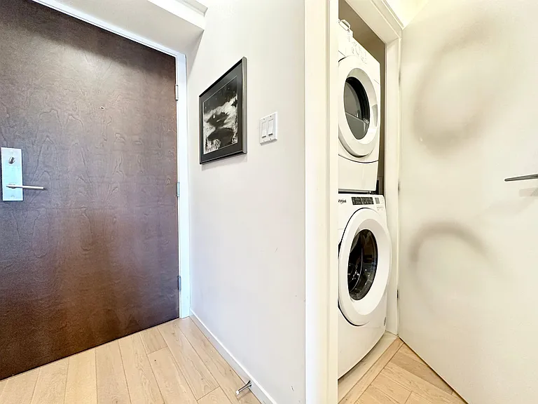 1887 Crowe St #605 — Photo 15