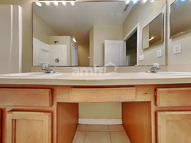 4470 Waterside Pointe Cir — Photo 10