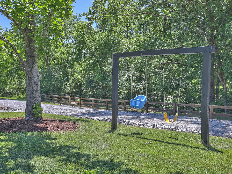 79th image of 157 Giles Ln