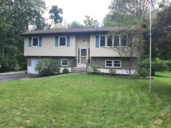 97 SUTTON PARK Road, Poughkeepsie, NY 12603
