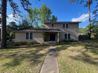 2 Woodlawn Dr, Magnolia, AR 71753