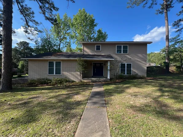 2 Woodlawn Dr, Magnolia, AR 71753