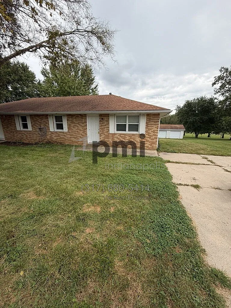 3 bed, 1.5 bath, 1100 sqft, $1,240 — Photo 2