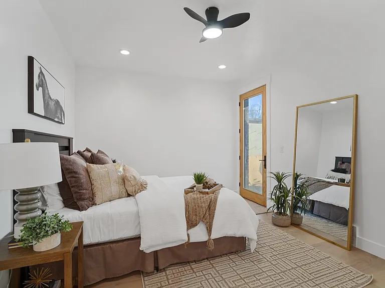 603 N Darwin St — Photo 18