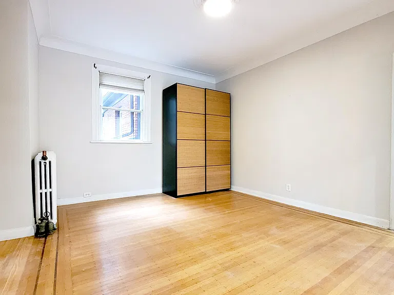 116 Fairholt Rd S #2 — Photo 6