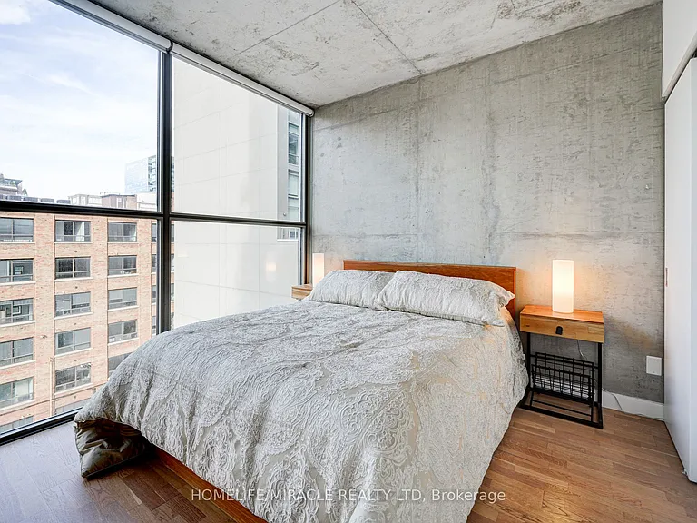 25 Oxley St #701 — Photo 34