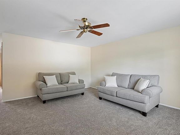 3rd image of 1152 S Vancouver Way