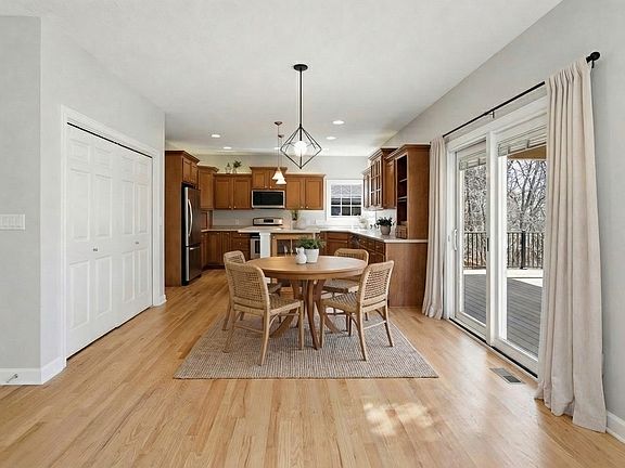 3rd image of 15318 Horton Ave