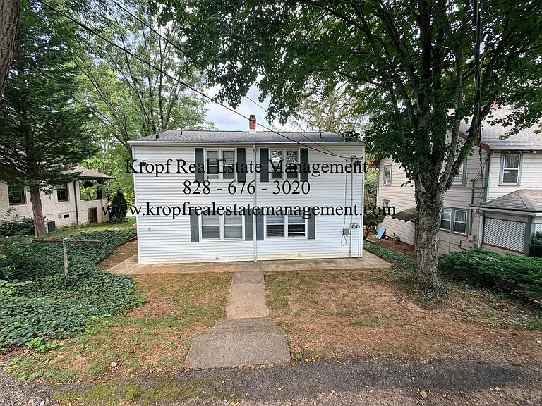 16 Larchmont Rd — Photo 23