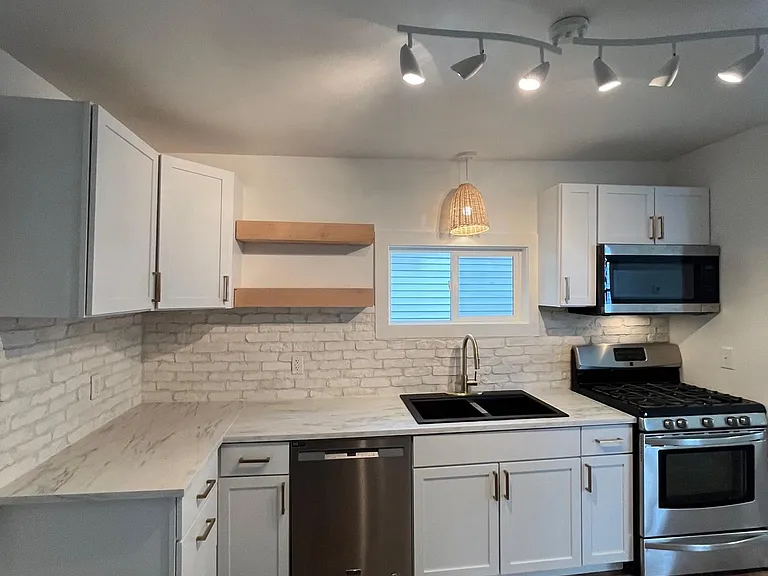 858 Baxter St SE — Photo 18