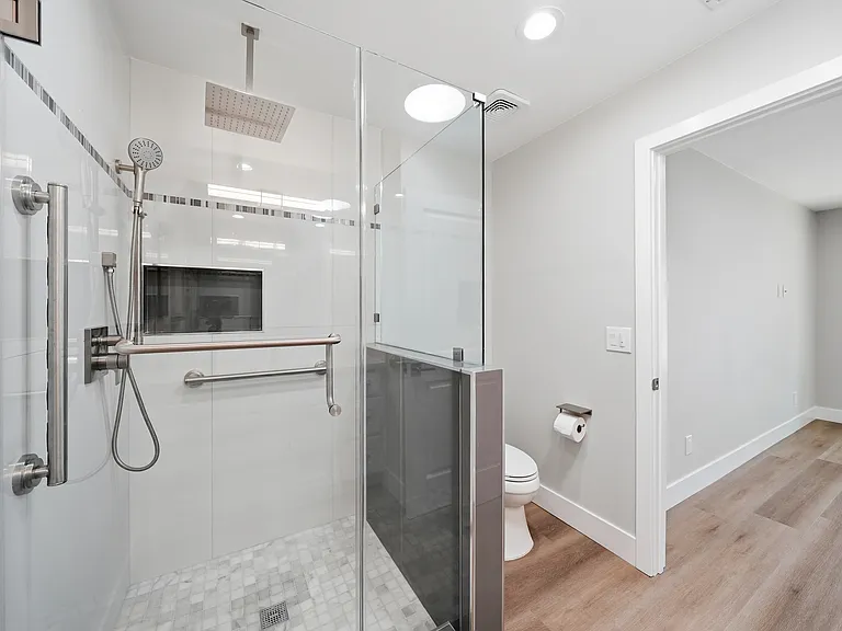 1814 N San Antonio Ave — Photo 26