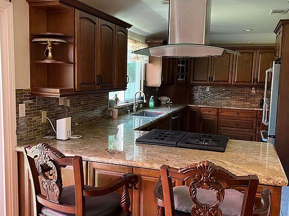 3rd image of 8351 Cavalier Ln