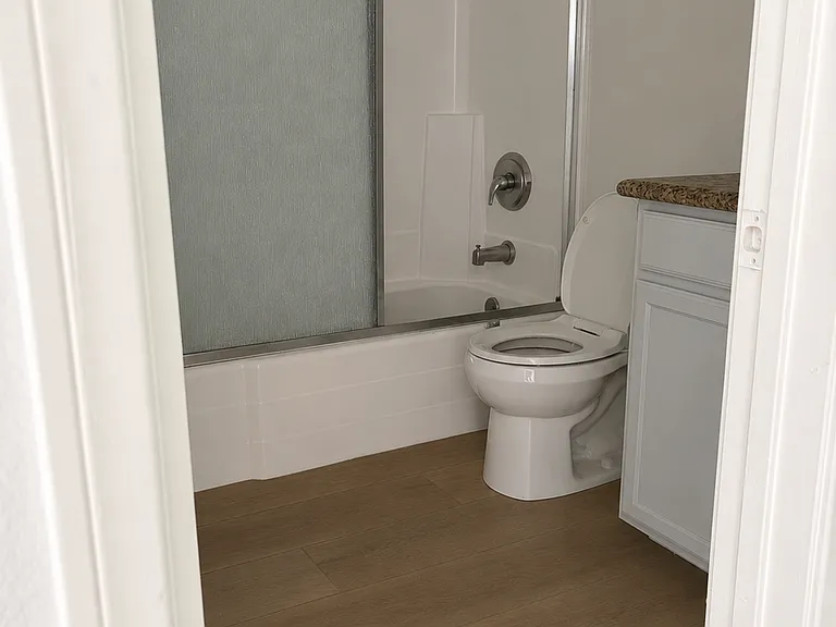 1240 N Broadway #31 — Photo 5