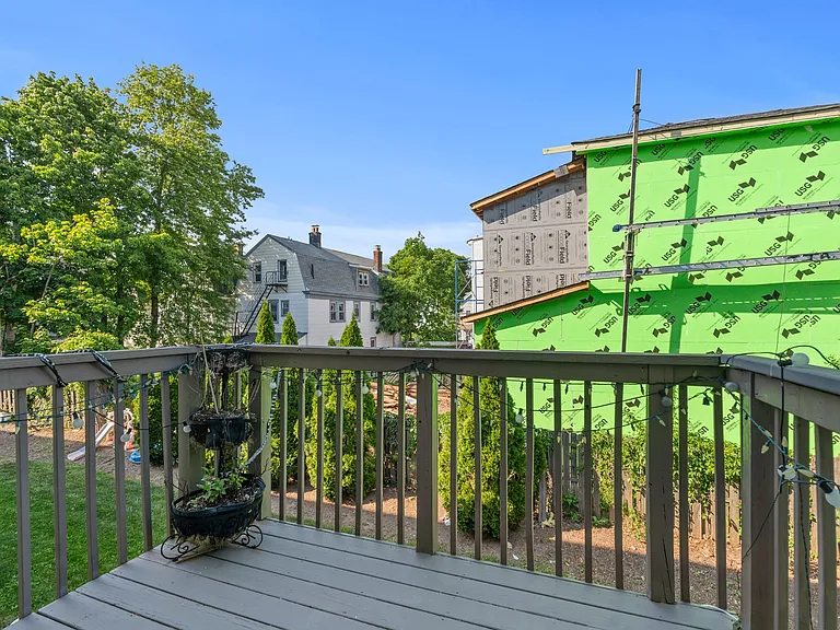 9 Tompkins St — Photo 18
