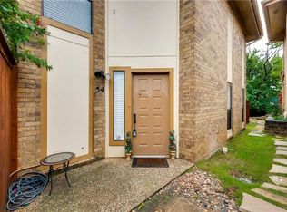 54 Morrow Dr, Bedford, TX 76021