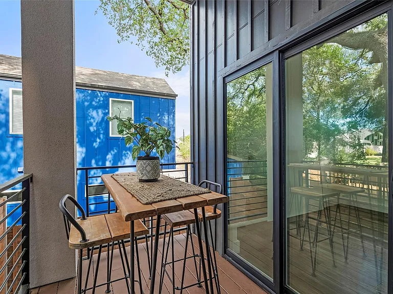 4400 Mount Vernon Dr #B — Photo 16