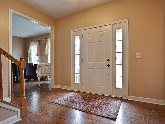 3rd image of 753 Walton Ln