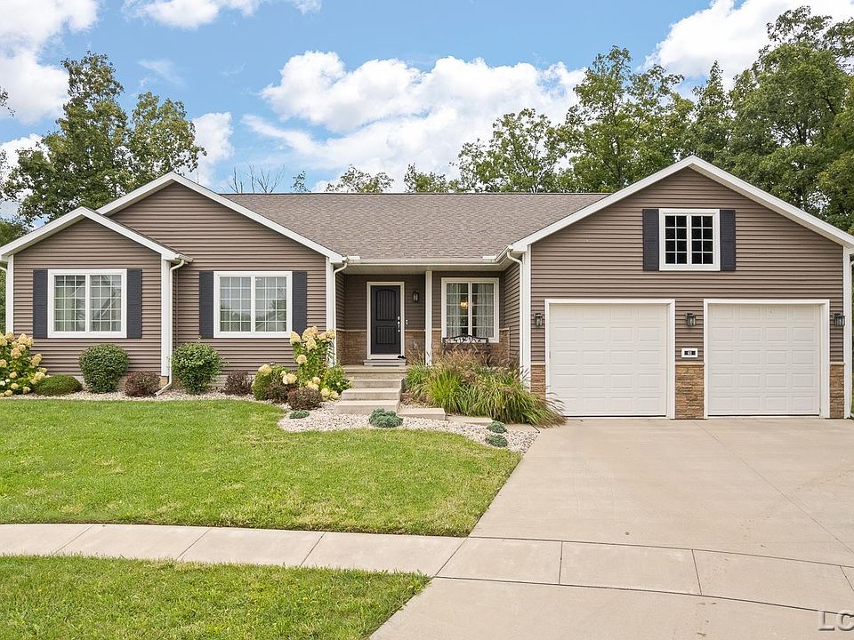1st image of 611 Red Maple Dr