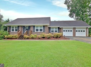 145 Marilyn Dr E, Fayetteville, GA 30214