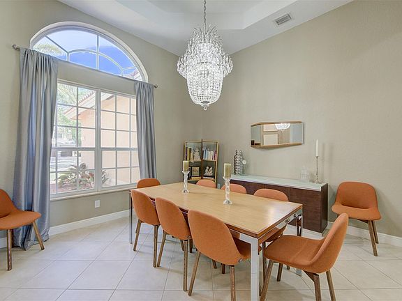 5th image of 3767 Saratoga Lane
