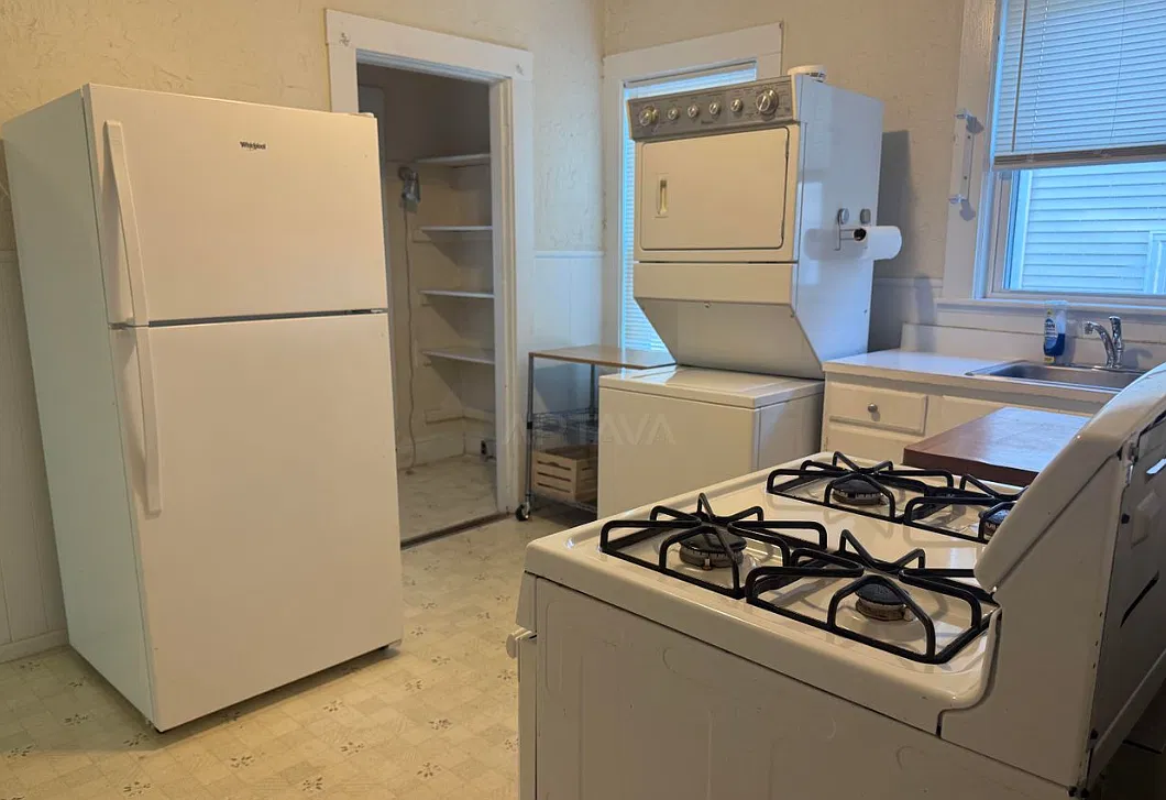 2 bed, $2,900 — Photo 1